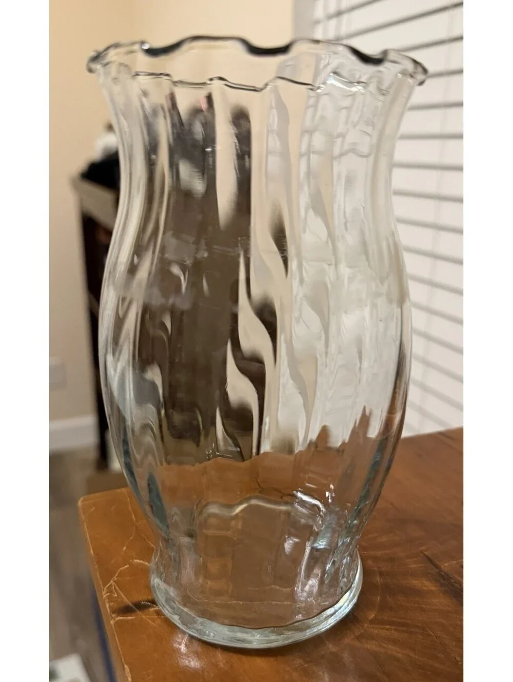 Vtg 6 5/8 Inch Tall Clear Glass Ribbed Small Vase with Scalloped Edges EUC